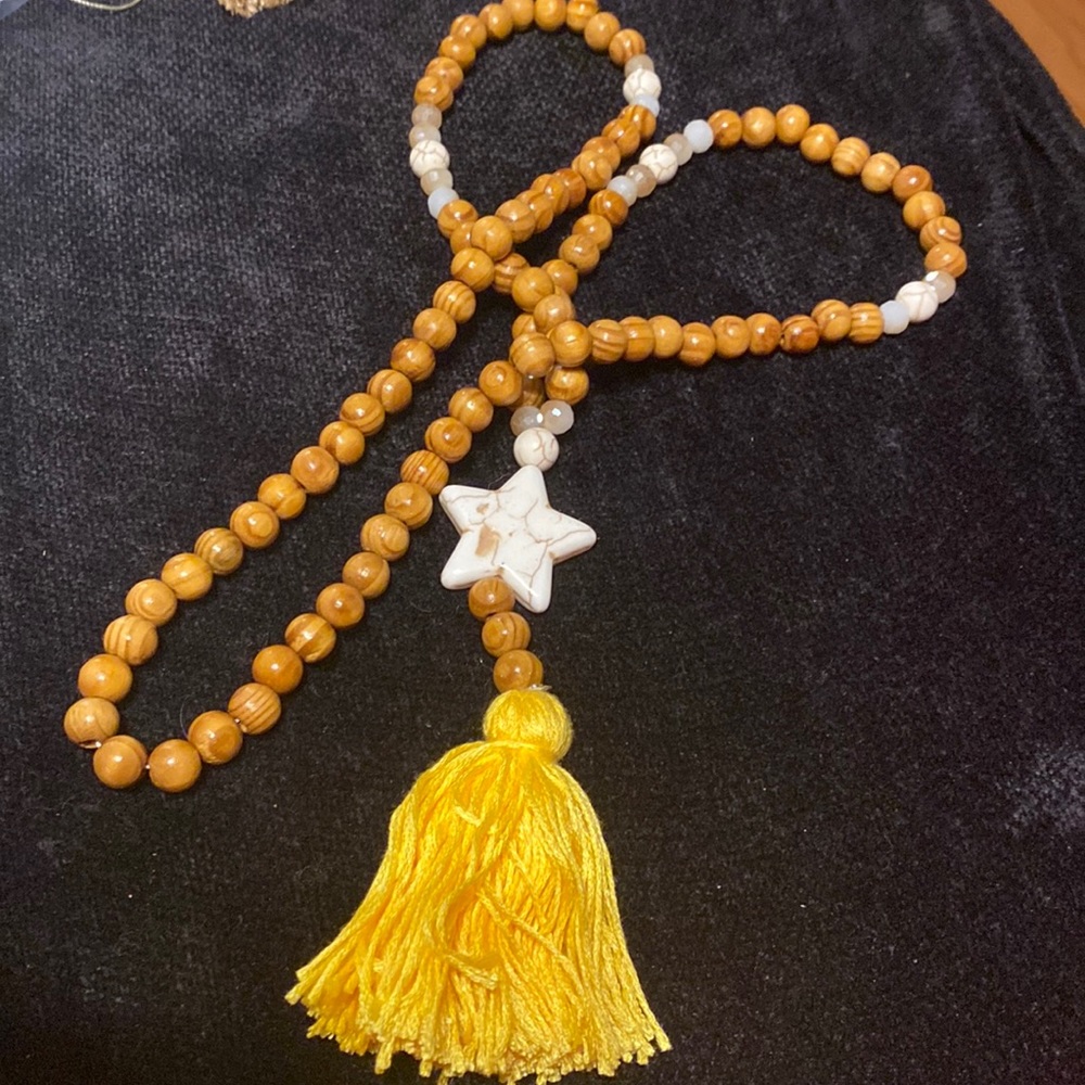 46” cream and brown beaded necklace $10.00 - Picture 1 of 4